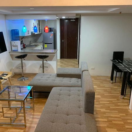 Club Ultima Cebu City Екстер'єр фото