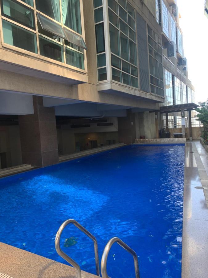 Club Ultima Cebu City Екстер'єр фото